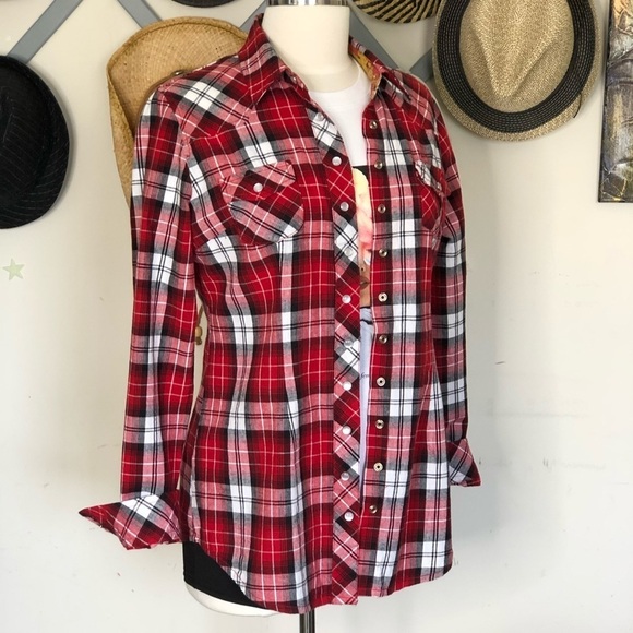 Forever 21 Red White And Black Plaid Shirt - Picture 3 of 8